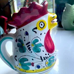 Cute Italian pottery rooster pitcher!! Great for gravy or crème for coffee.